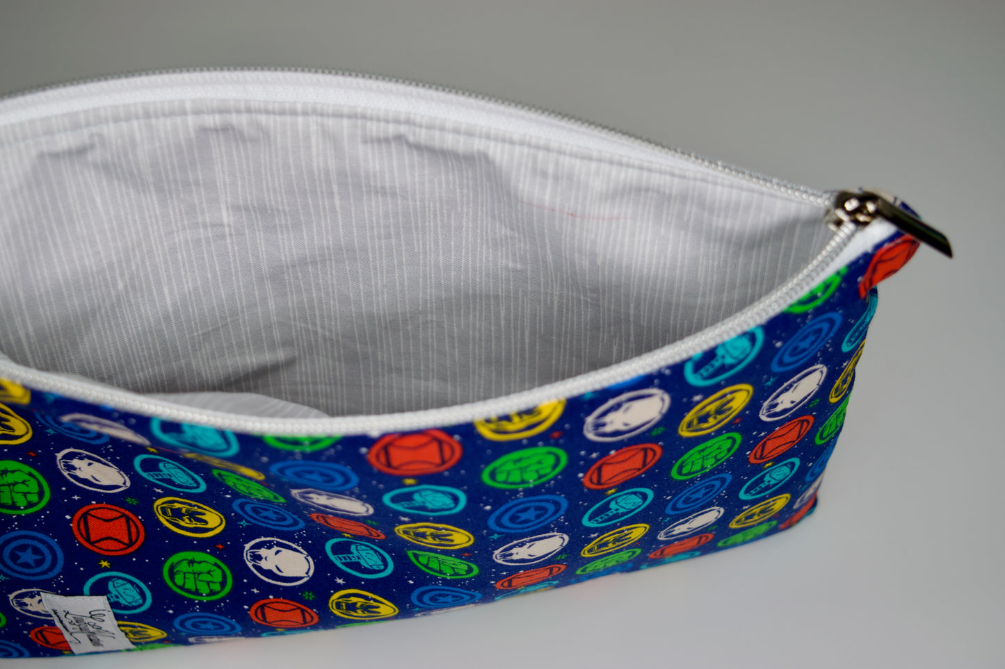 Marvel / Gray and White Stripes Large Zipper Pouch
