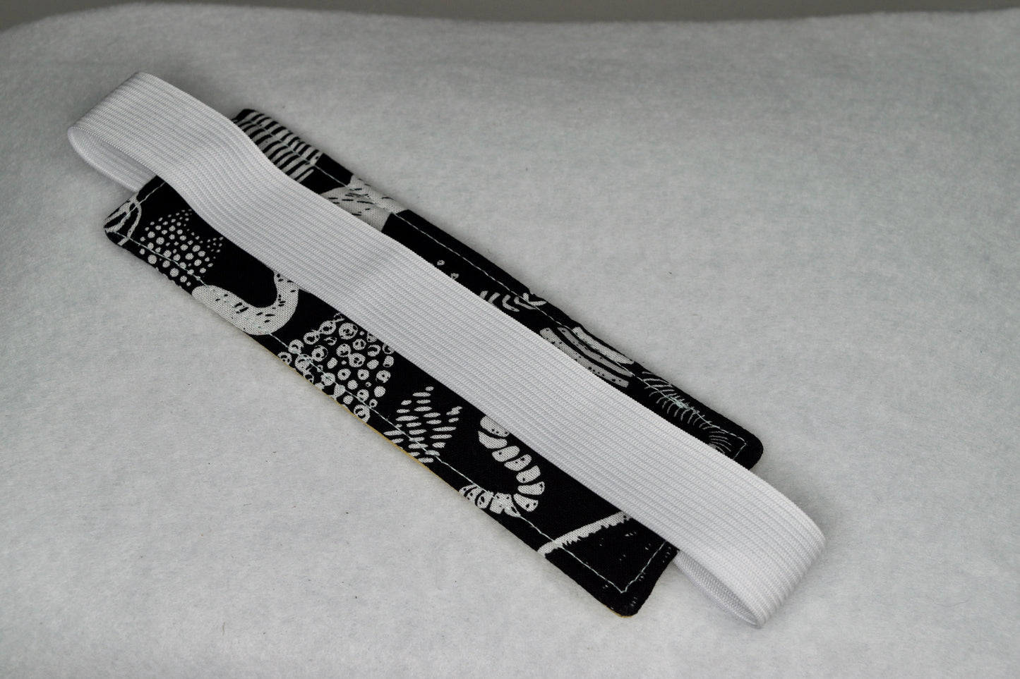 Cats / Tan Elastic Bookmark