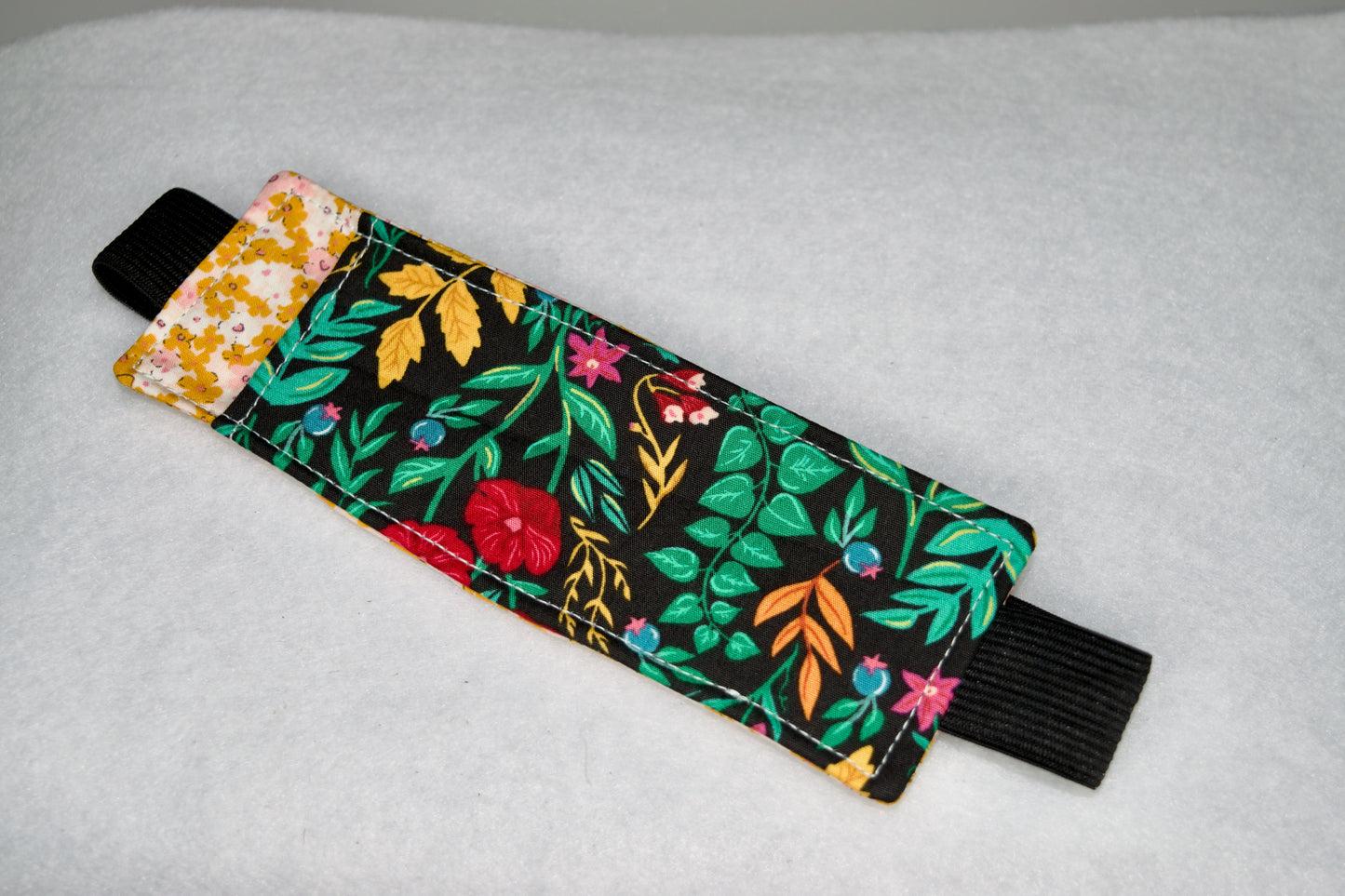 Gold Flowers / Flowers and Vines Elastic Bookmark
