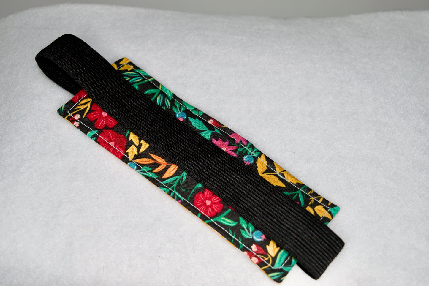 Flowers and Vines / Gold Flowers Elastic Bookmark
