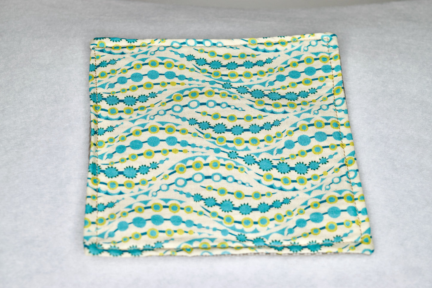 Lime and Blue Waves Lid Gripper