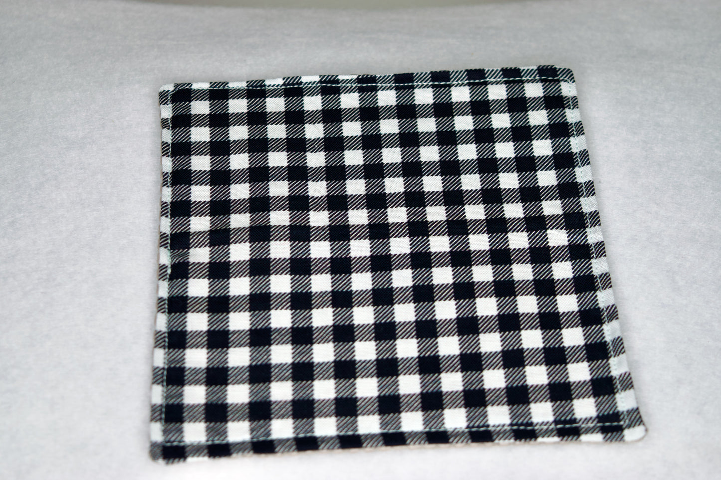 Black Plaid Lid Gripper