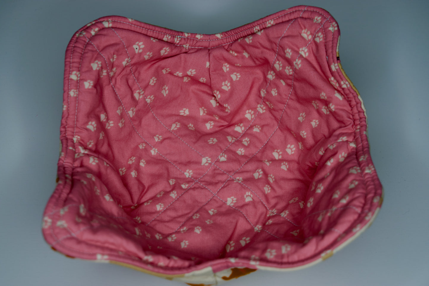 Dogs / Pink and White Paws Medium Bowl Cozy