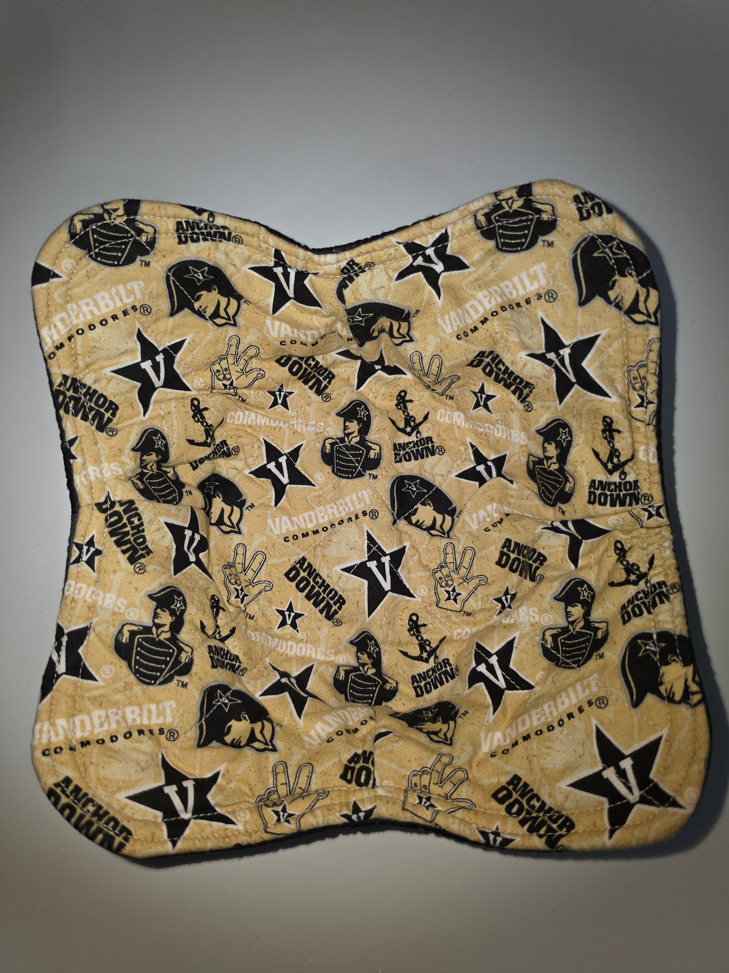 Vanderbilt/ Black Medium Bowl Cozy